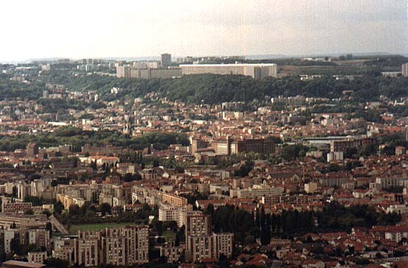 Par ordre alphabétique, des villes et des villages . - Page 2 K2mo2qj7